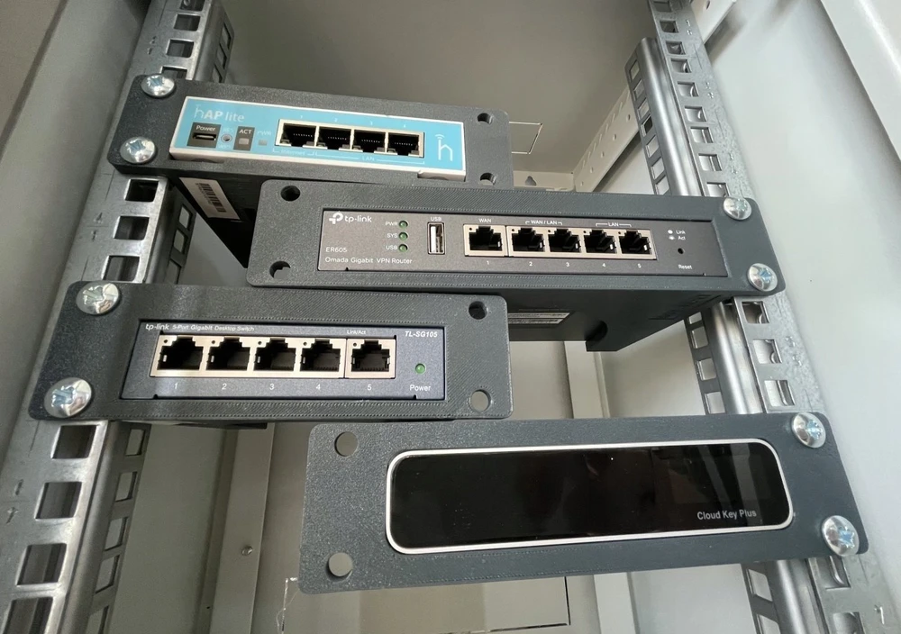 OEM TP-Link D-TP100 Laikiklis do racka dla OC200/SF1005xx/SG105xx/SG1005xx pilka