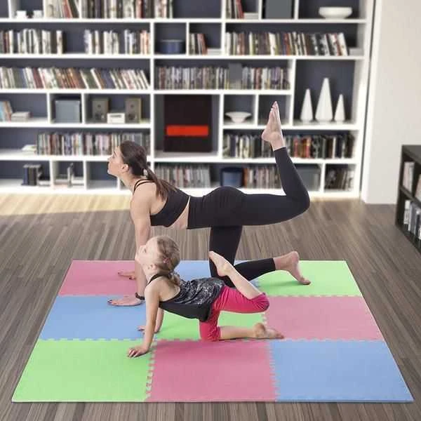 Sudedamas kilimėlis treniruotėms One Fitness MP10 žalias-mėlynas-raudonas, 60x60x1.0cm (9 dalių)