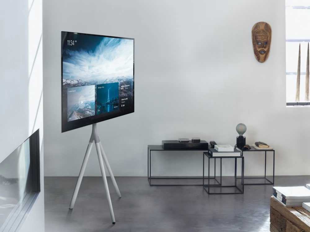 Laikiklis „One For All“ besisukantis metalinis trikojis WM7462 televizoriui 32''-65'' 30kg 360° Balta