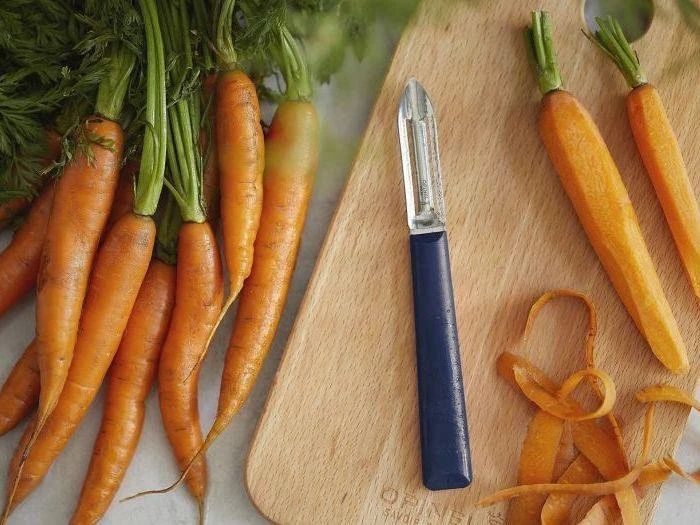 Opinel Opinel Essentials Obieraczka Peeler Mėlyna