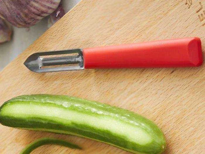 Opinel Opinel Essentials Obieraczka Peeler Raudona