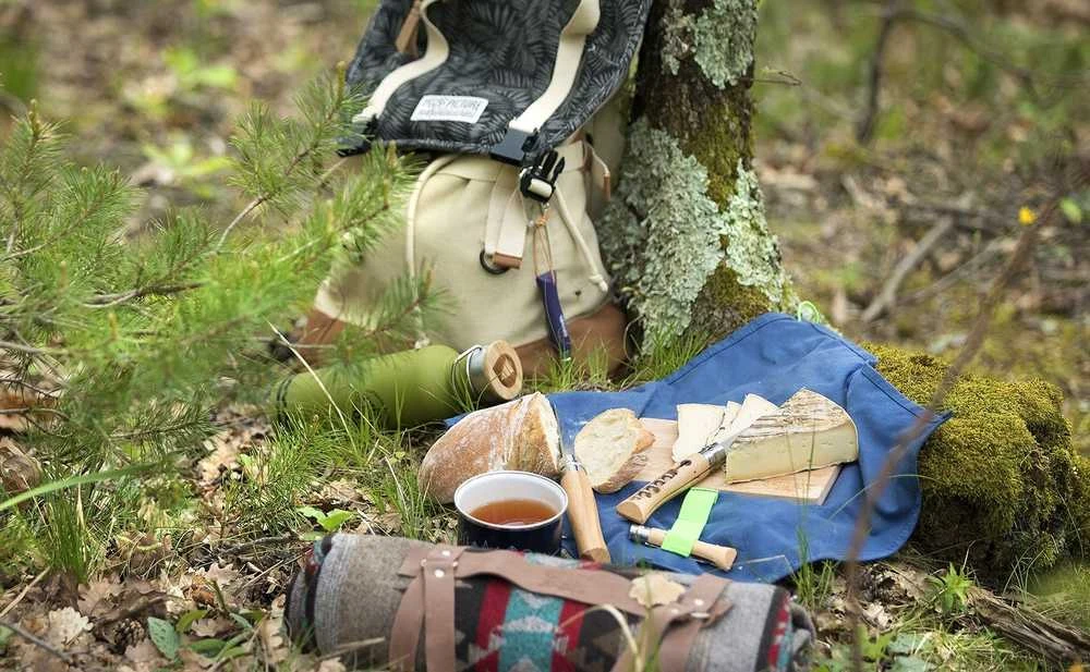 Opinel peilis Nr.8 riešutmedžio rankena dėžutėje