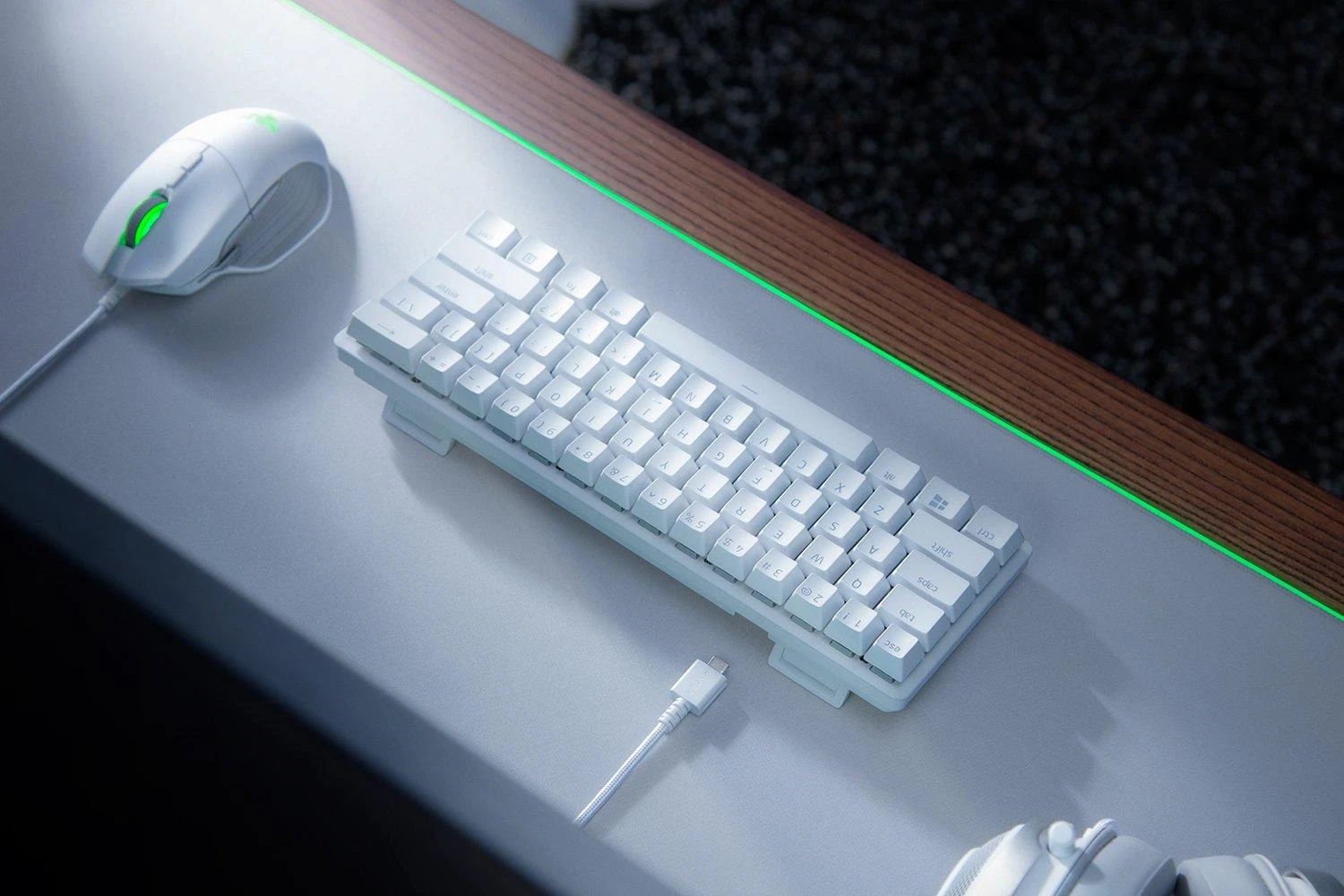 60% Mechaninė Žaidimų klaviatūra Razer Huntsman Mini Mercury Edition, Clicky Optical Switch (Purple), US išdėstymas