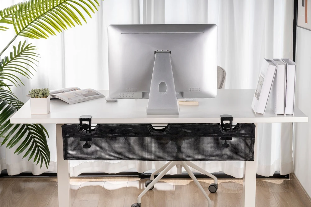 MOZOS UCM-1 ORGANIZER KABLI POD BLAT BIURKA JUODA