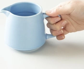 ORIGAMI Aroma Server mėlynas įrankis rankoje