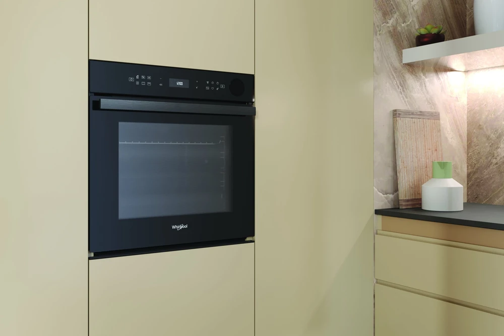 Juodos spalvos įmontuojama orkaitė su pirolize Whirlpool AKZ9S 8270 FB