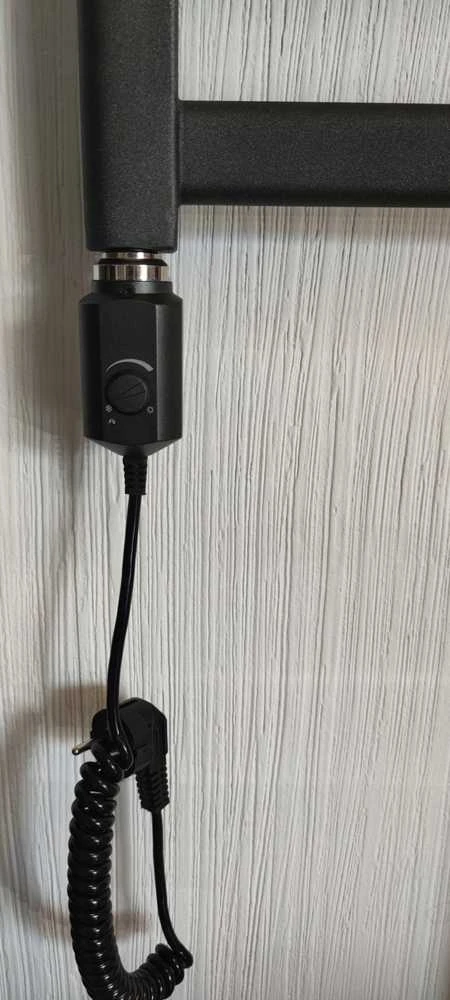 Vonios radiatorius OSAKA VONIOS KAMBARIO ŠILDYTUVAS SU TERMOSTATU RD10 600W Juodas VOLUX // GRŁ-V-RD10.600.CZ