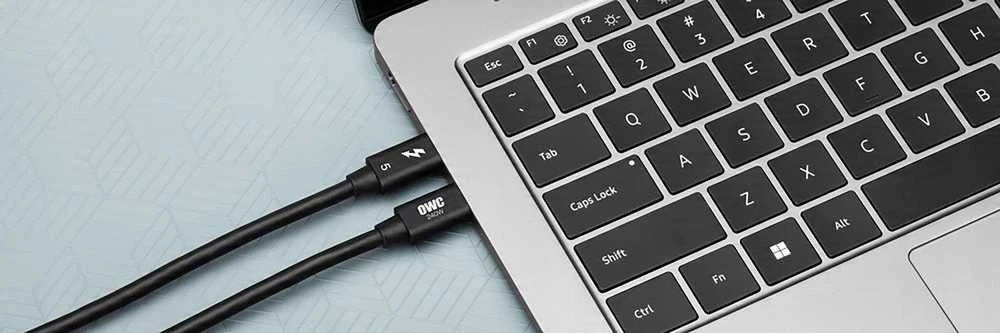 OWC Thunderbolt 5 1.0m juoda