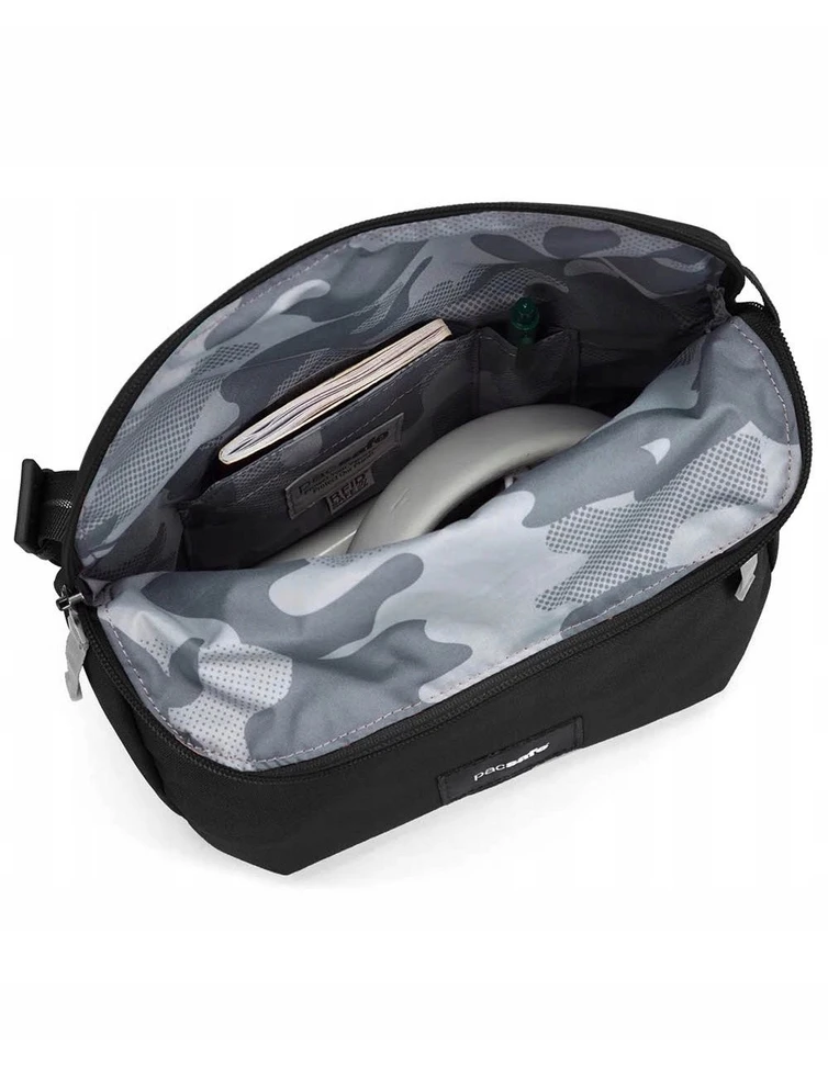 Pacsafe GO Saddle Crossbody juoda