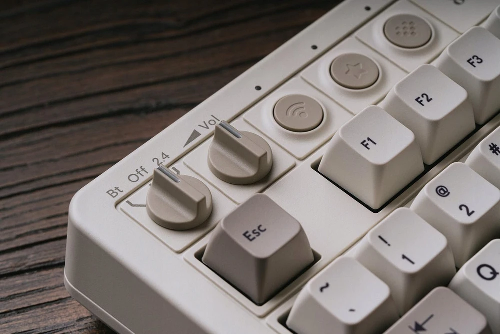 8BitDo Mechaninė klaviatūra Ed.94 | M