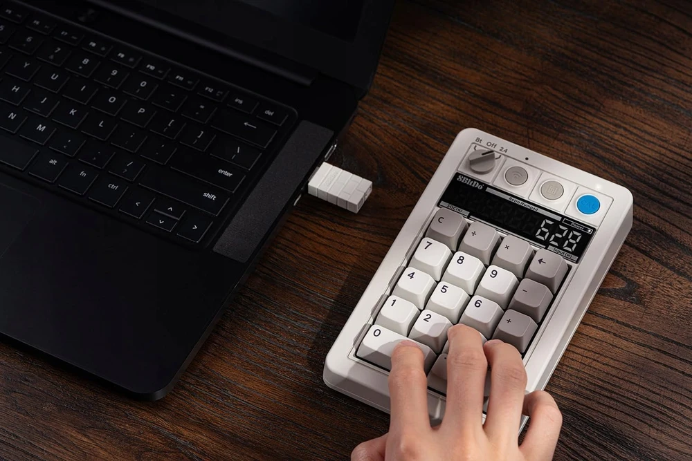 8BitDo Retro 18 Wireless Belaidė Žaidimų Klaviatūra | M Edition, Kailh Box Baltas V2