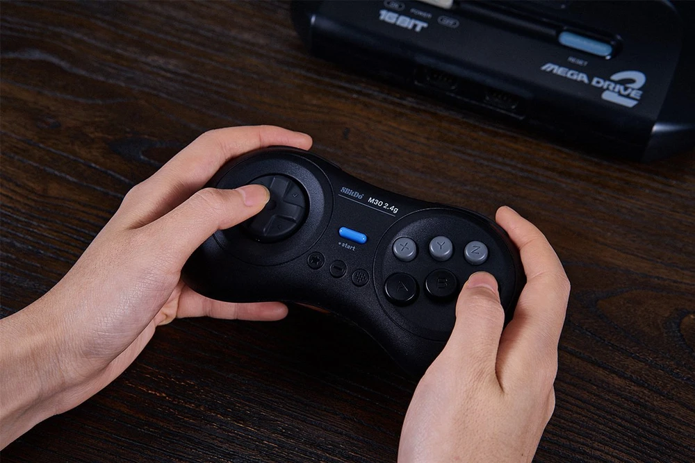 8bitdo M30 2.4G Mega Drive juodas