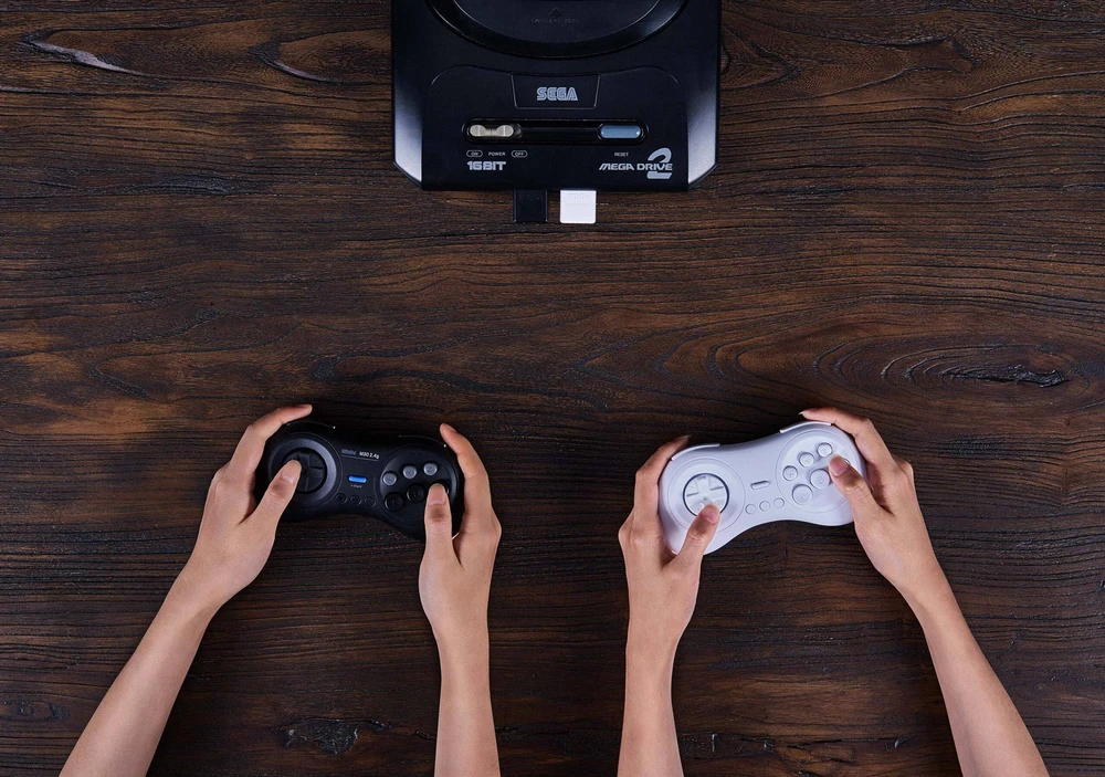 8bitdo M30 2.4G Mega Drive juodas