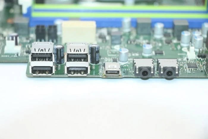 pagrindinė plokštė Lenovo do procesorów Intel Comet Lake (5B20U54160)