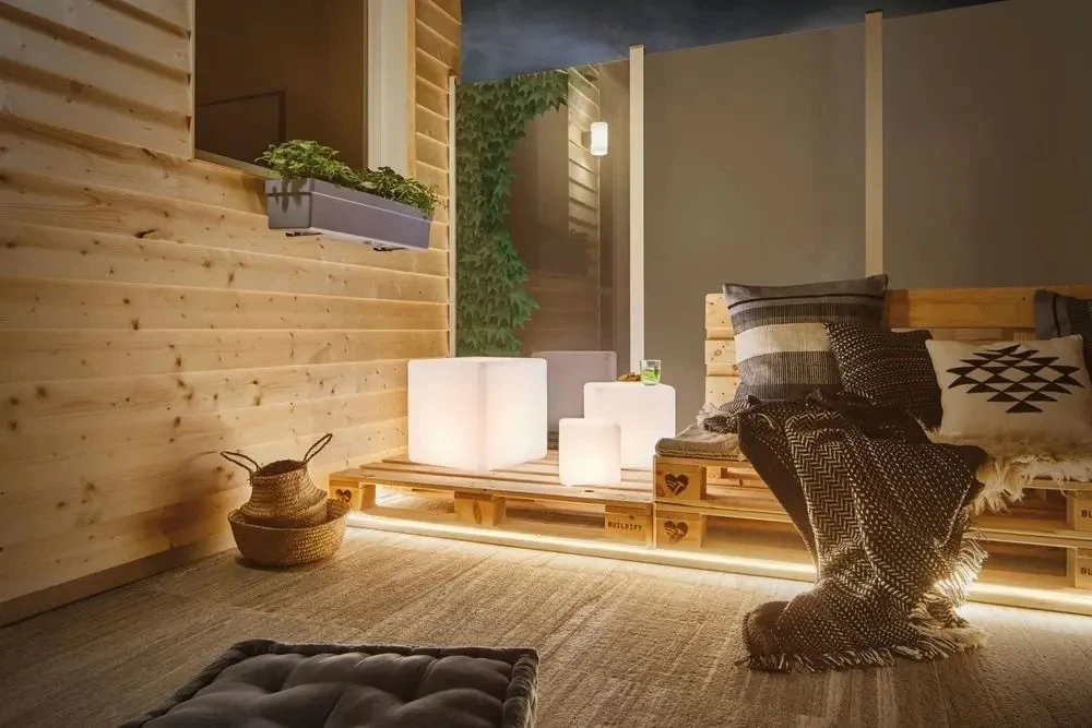 Pakabinamas šviestuvas Paulmann „Plug & Shine CUBE“ sodo šviestuvas 300x300 6,5 W 3000 K 575 lm IP67 24 V baltas