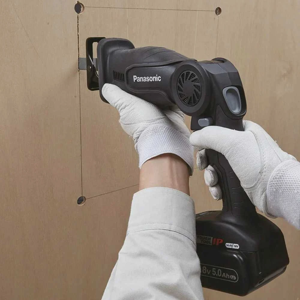Panasonic akumuliatorinis pjūklas pjaunantis medinę plokštę