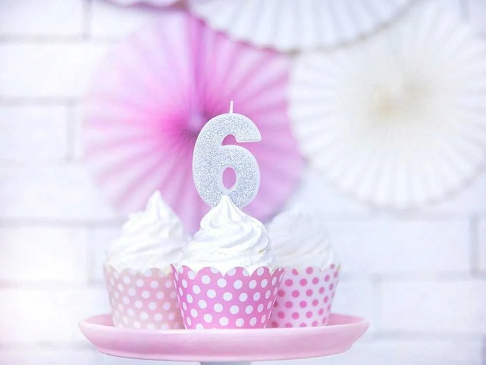 PartyDeco Gimtadienio žvakutė nr 6 sidabrinė blizganti 7cm