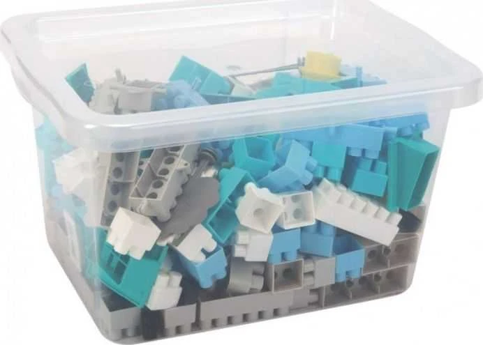 Pastelinių spalvų tpk1 blokai dideliame plastikiniame inde