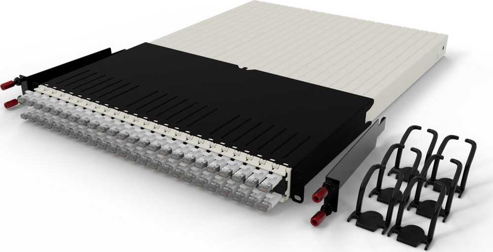 Serwer PATCHBOX 30RU / STP / Baltas
