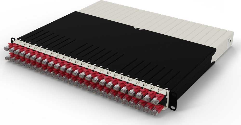 Serwer PATCHBOX 8RU / STP / Raudona