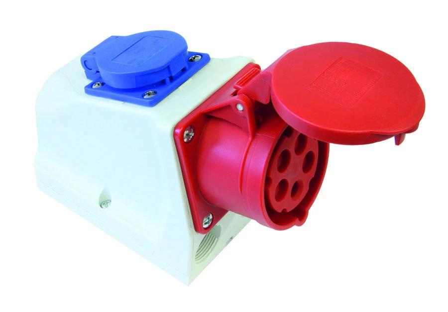PCE Combi lizdas CEE 16A 400V 3P + Z + N + 230V su kištuku, laidas pagal IP44 9215-6F.