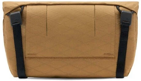 Peak Design Field Pouch V2, kojotų spalvos