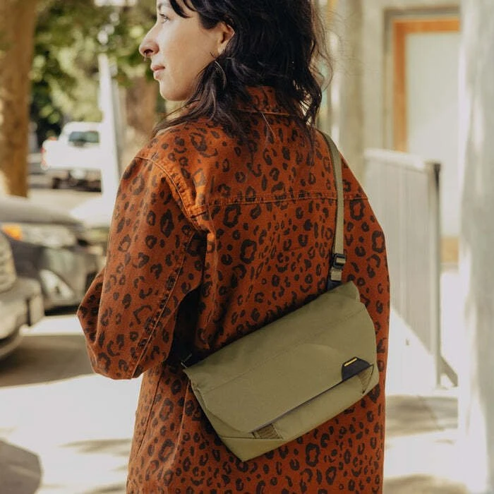 Peak Design Peak Design Field Pouch Kelp v2 - oliwkowa su paskiem