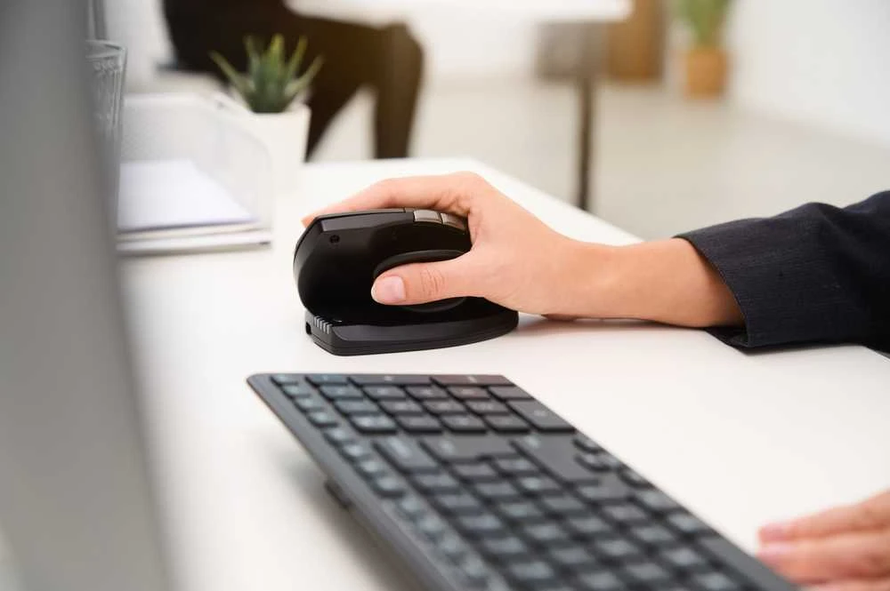 Carruzzo Contour Design Unimouse kompiuterinė pelė Biuras dešinei rankai RF belaidė + Bluetooth + USB Type-A Optinis 4000 DPI
