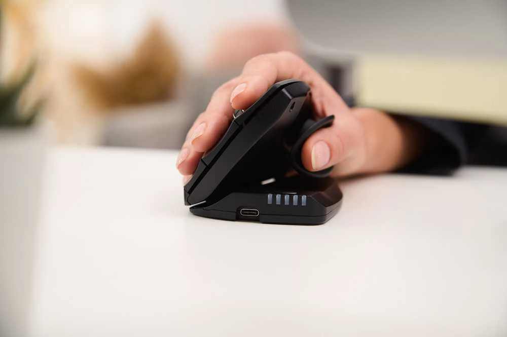 Carruzzo Contour Design Unimouse kompiuterinė pelė Biuras dešinei rankai RF belaidė + Bluetooth + USB Type-A Optinis 4000 DPI