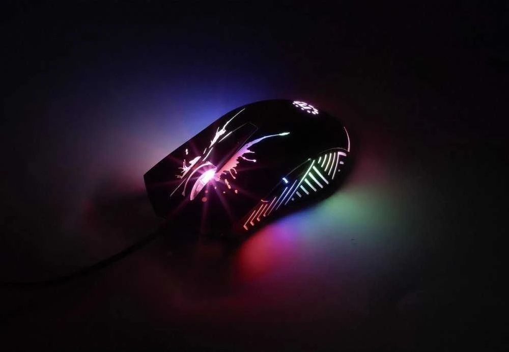 MANHATTAN RGB LED su laidu Optinė USB Pelė žaidimams