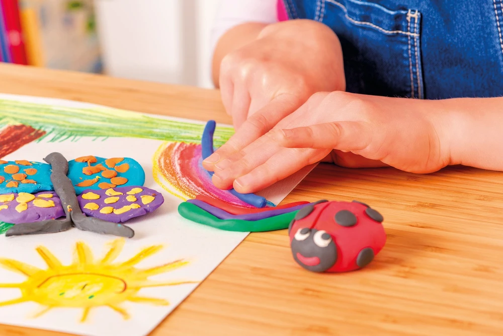 Pelikan Plastilinas 10sp 240g raudonoje dėžutėje