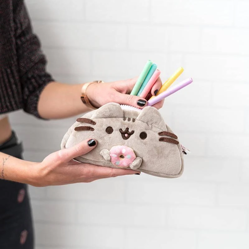 Pusheen - gurmanų kolekcija, pliušinis pieštukų dėklas, prausimosi krepšys, maišelis