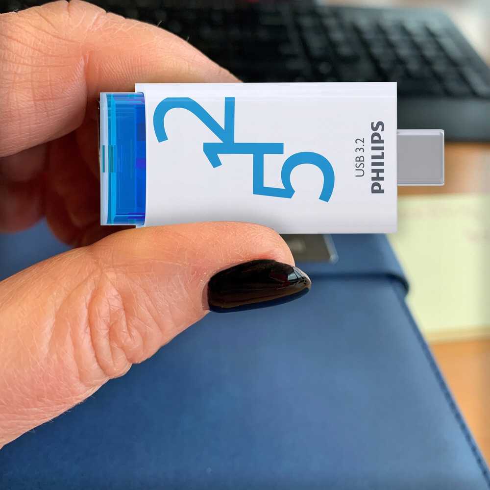 Pendrive Philips Click Series USB 3.2 Gen 1 USB-C 512GB Ocean Mėlyna (FM51FD175B/00)