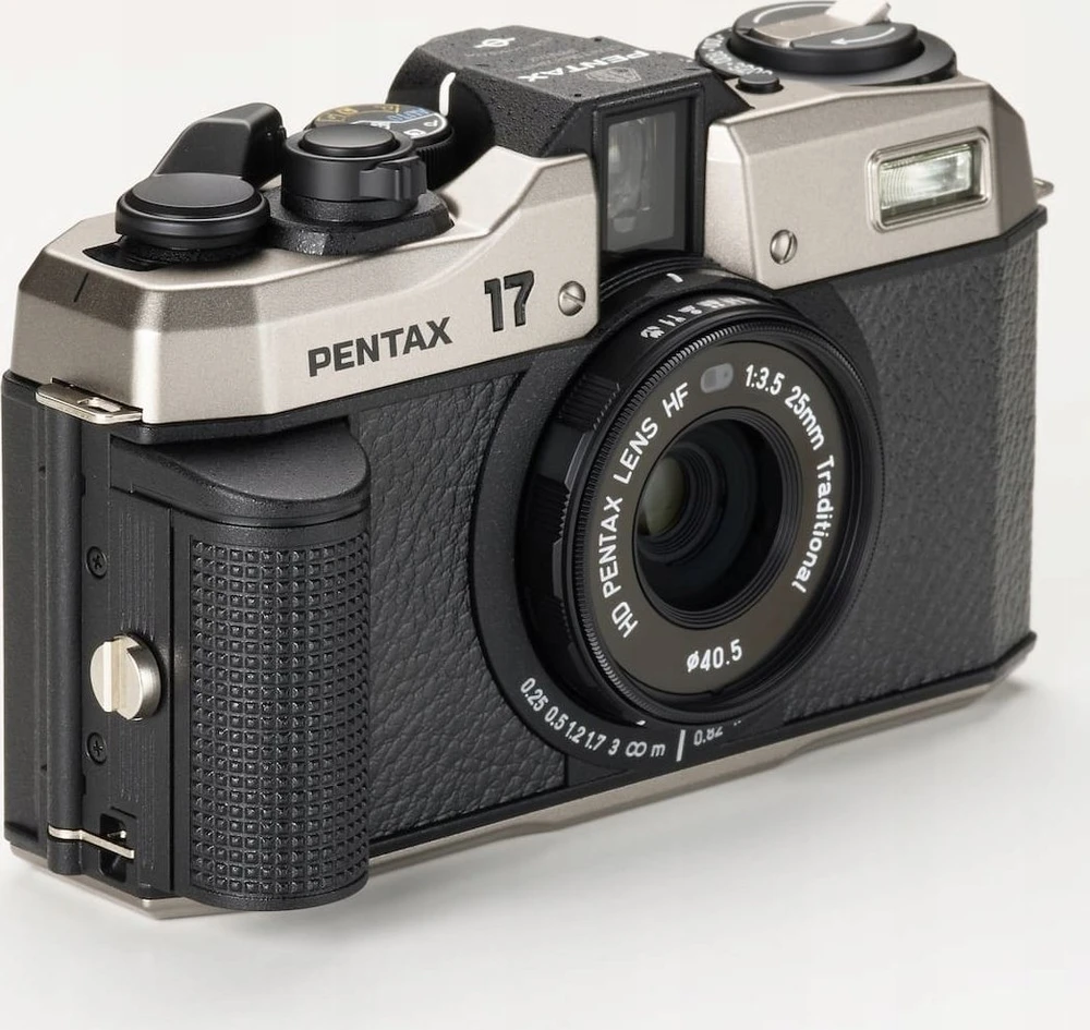 Objektyvas Pentax 17 (dark sidabrinis)