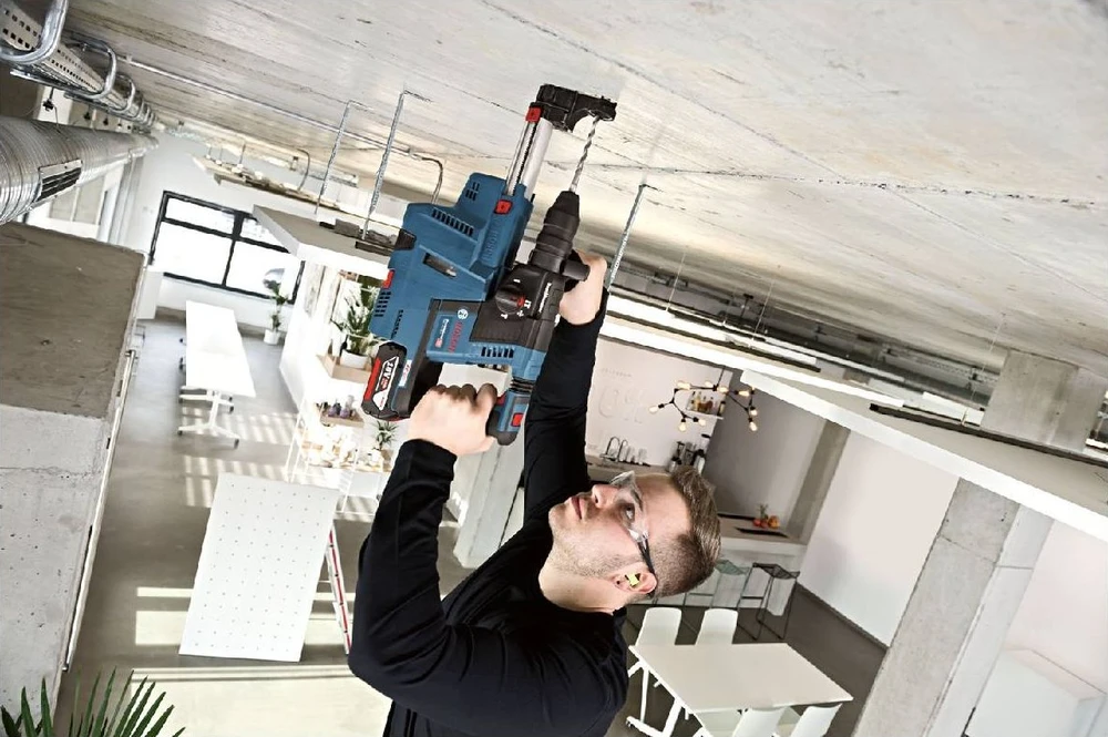 Bosch perforatorius GBH 187-LI; 18 V; 2,4 J; SDS-plus; 2x5,0 metų.