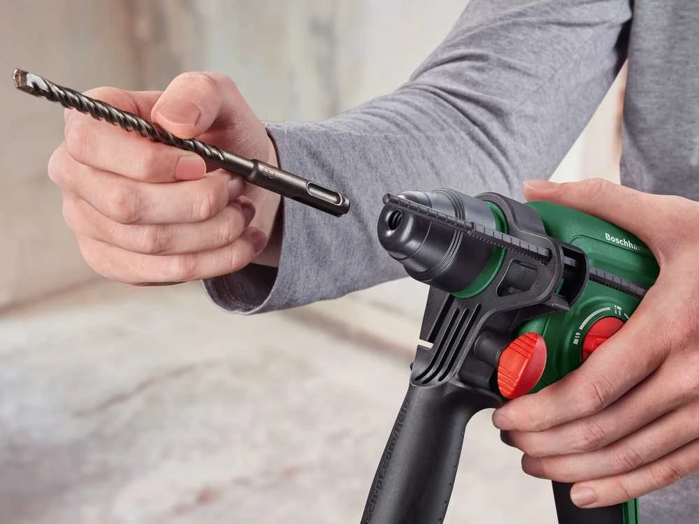 Bosch UniversalHammer 18V be akumuliatoriaus ir kroviklio Akum.perforatorius