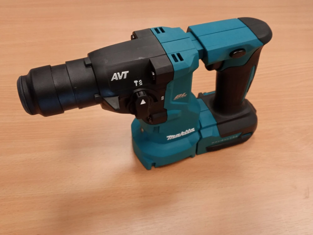 Makita DHR183Z Akumuliatorinis perforatorius, 18 V,SDS-PLUS, 1,7J, LED, AVT, Be akumuliatorių ir kroviklio!