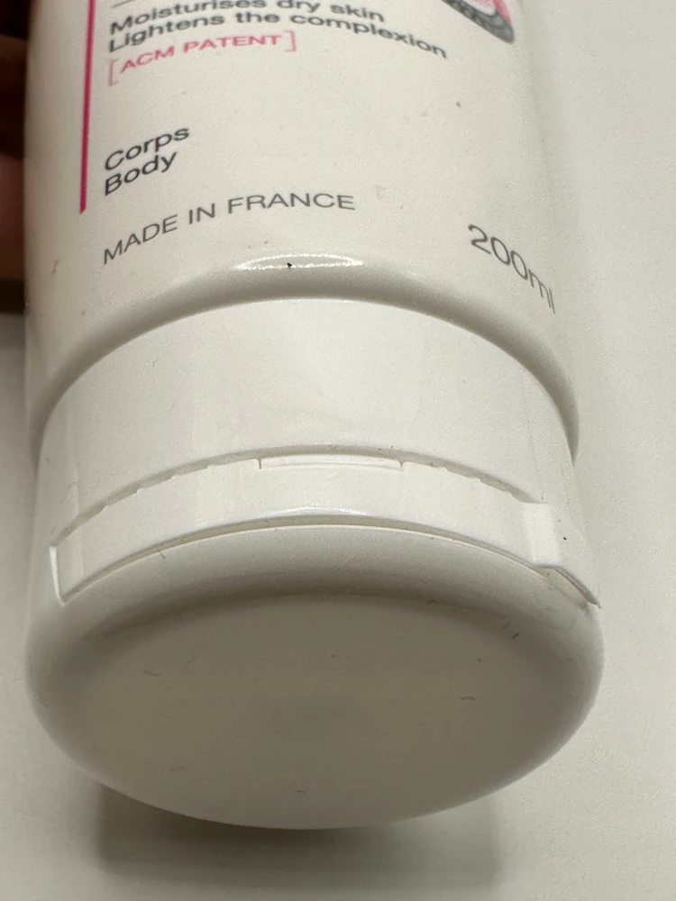 Laboratoire Acm ACM "Depiwhite" šviesinantis kūno pienelis 200ml