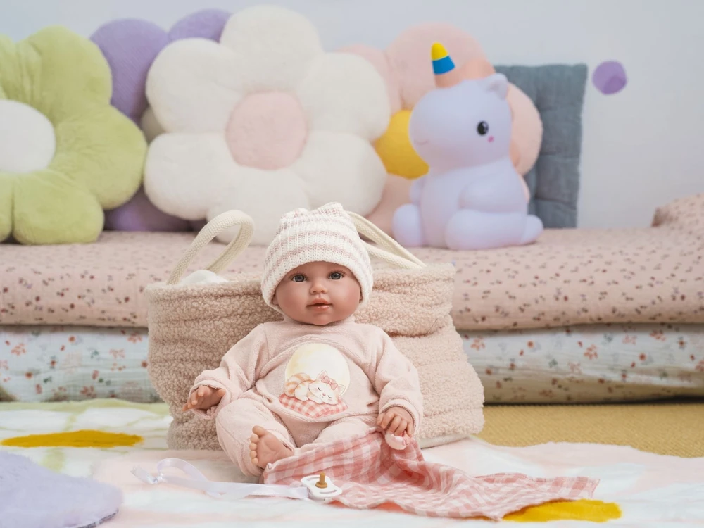 Peterkin Llorens lėlė 63812 38 cm verkianti Olivia su antklode