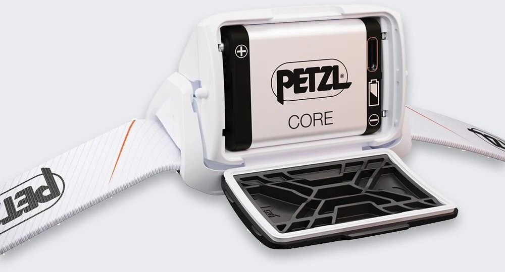 Petzl Tikka Core E067AB03 biala