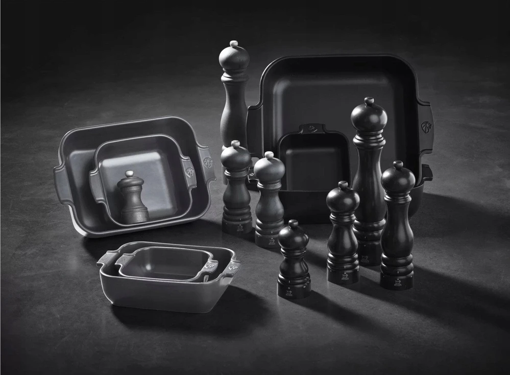 PEUGEOT APPOLIA kvadratinis indas 21 cm juodas