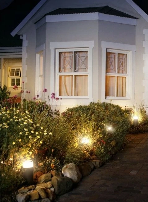 Philips Hue Baltas and colour ambience Lauko pagrindas „Calla“