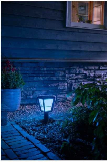 Philips Hue Econic Lauko Šviestuvas (Baltas ir spalvotas)