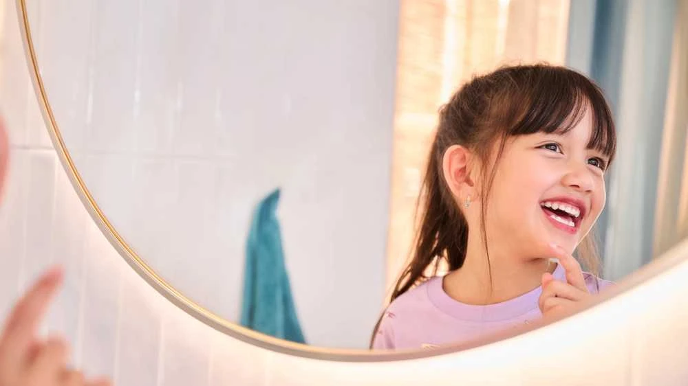 2 dalių šepetėlių galvučių pakuotė Philips Sonicare For Kids HX6042/90, baltos/mėlynos spalvos