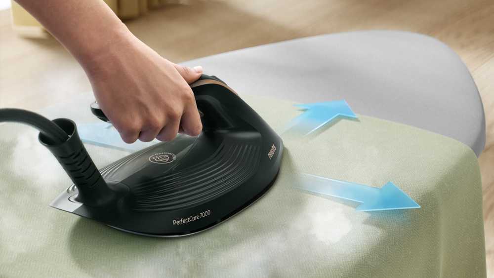 Philips PerfectCare 7000 PSG7300/80 juoda-auksinė