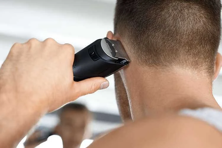 „Philips“ serijos 9000 plaukų kirpimo mašinėlė HC9450/15, titano peiliukai, 400 ilgio nustatymų, 120 min. veikia be laido / 1 val. įkrovimas