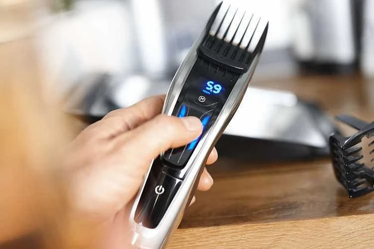 „Philips“ serijos 9000 plaukų kirpimo mašinėlė HC9450/15, titano peiliukai, 400 ilgio nustatymų, 120 min. veikia be laido / 1 val. įkrovimas
