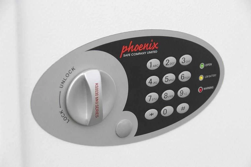 Phoenix Safe Carruzzo Phoenix Seifas Co. Cygnus KS0032E Metalas Balta