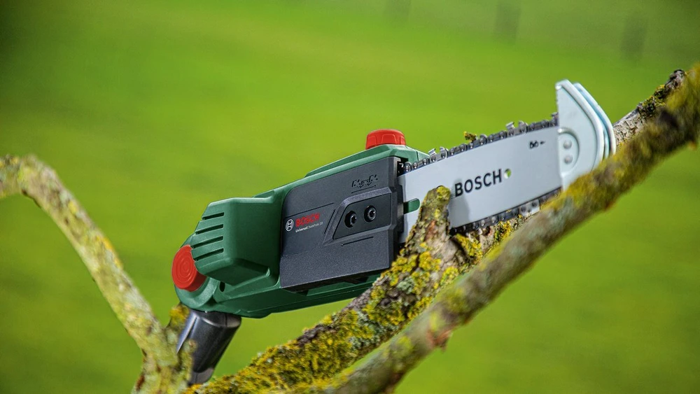 Akumuliatorinė aukštapjovė Bosch UniversalChainPole 18 be akumuliatoriaus ir kroviklio