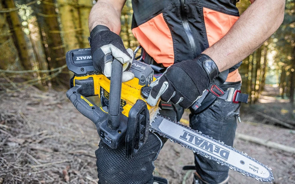 Grandininis pjūklas DeWalt DCMCST635X1-QW; 35 cm; 54 V; 1x9,0 Ah akum.
